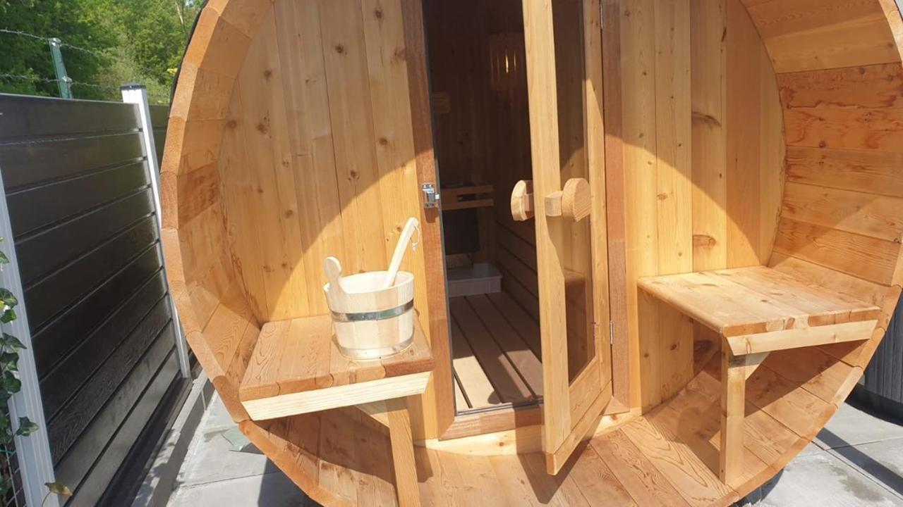 Chalet Buutengeweun, Met Luxe Jacuzzi En Tonsauna ซินท์ อันนาลอนด์ ภายนอก รูปภาพ